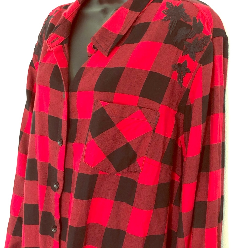 Warm & Comfy Plaid Shirt W/Embroidered Detail